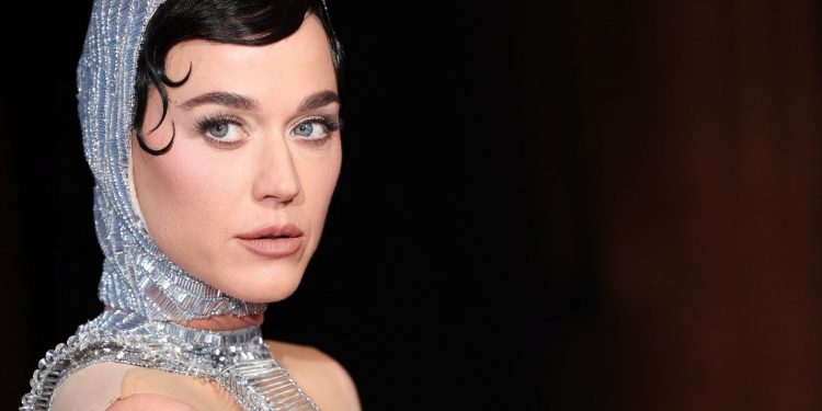 Οργή της Κέιτι Πέρι για χρήση τραγουδιού της σε βίντεο βομβαρδισμών