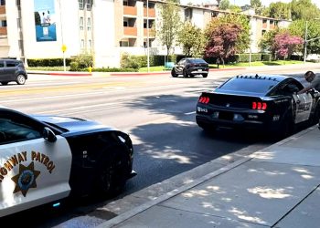 Ψεύτικο περιπολικό Mustang των Transformers έγραψε αληθινό περιπολικό