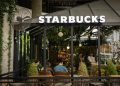 Η Starbucks αναβαθμίζει τις εκτιμήσεις και εκτοξεύει τη μετοχή