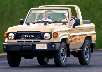Toyota Land Cruiser 70 SWB: Το παρμπρίζ που διπλώνει για λάσο