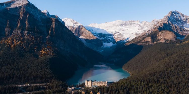 Οδηγός για το Banff: πού να μείνετε δίπλα στη λίμνη Louise
