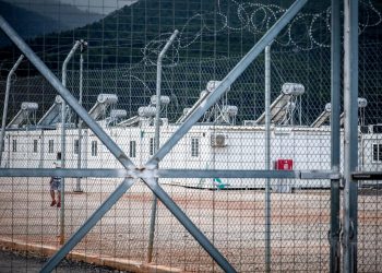 Εξέγερση και δραπέτευση μεταναστών σε δομή στη Σιντική Σερρών