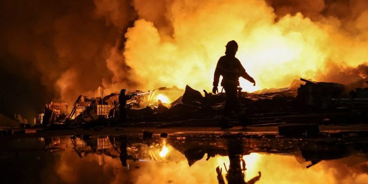 Ρωσικό μπαράζ πυραύλων στο Κίεβο: Δεκάδες νεκροί και τραυματίες